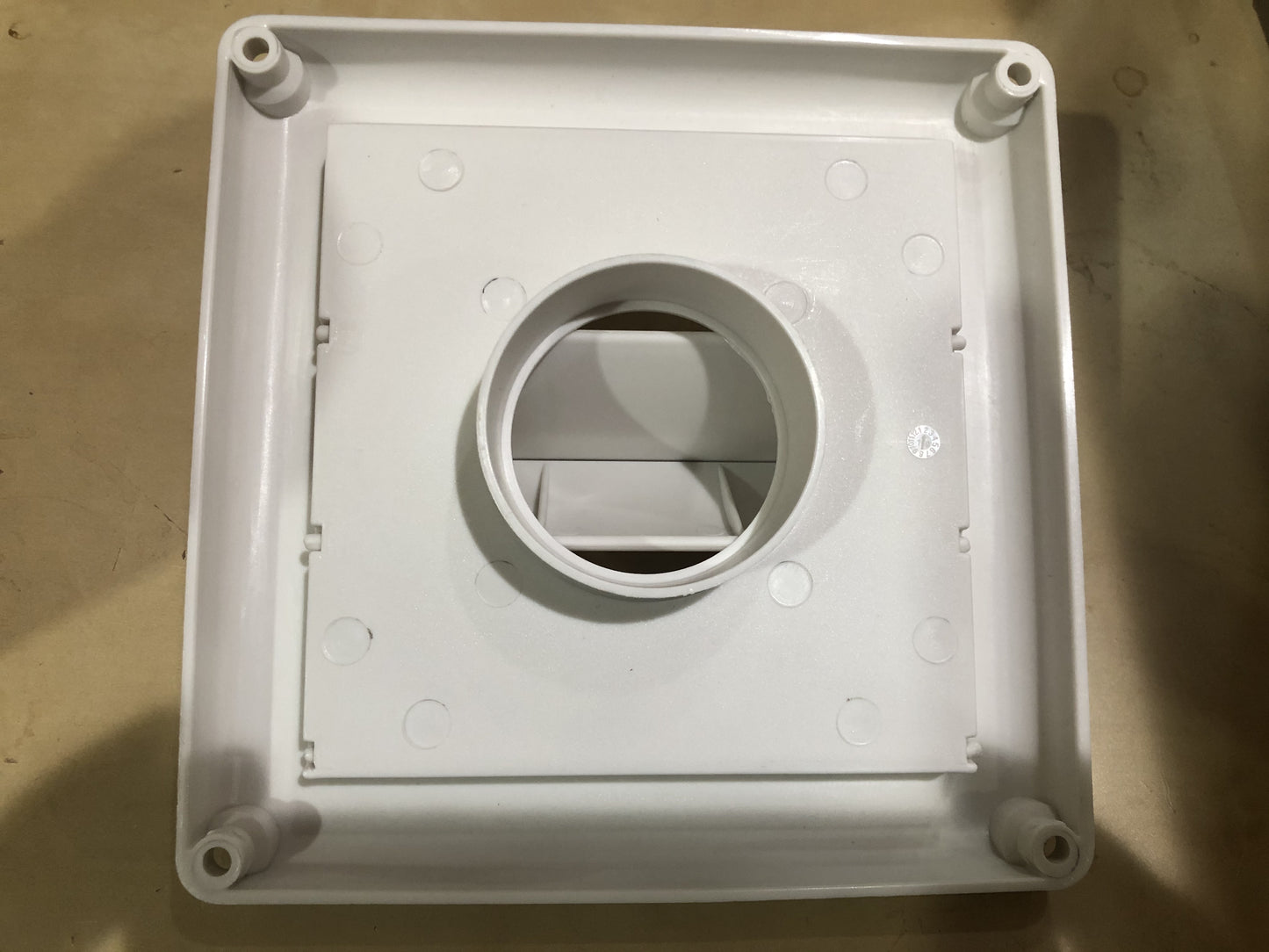 Electrolux: CV-9268 Vent, White Louvered Door Exhaust